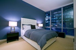 Глубокий эффект синей спальни
